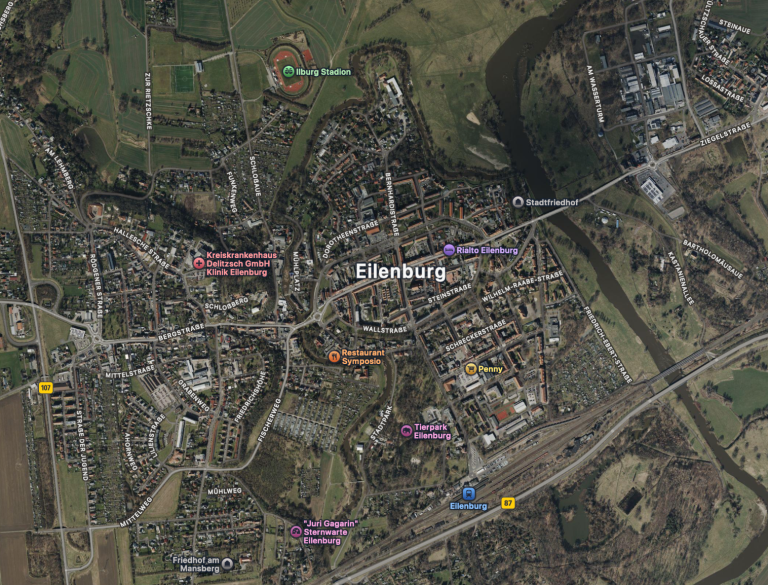 Luftaufnahme von Eilenburg mit markierten Orten und Verkehrswegen.